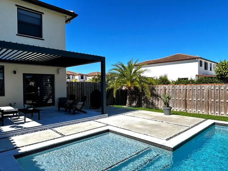Finished Pools & Decks