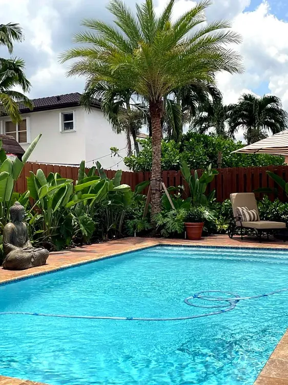 Finished Pools & Decks